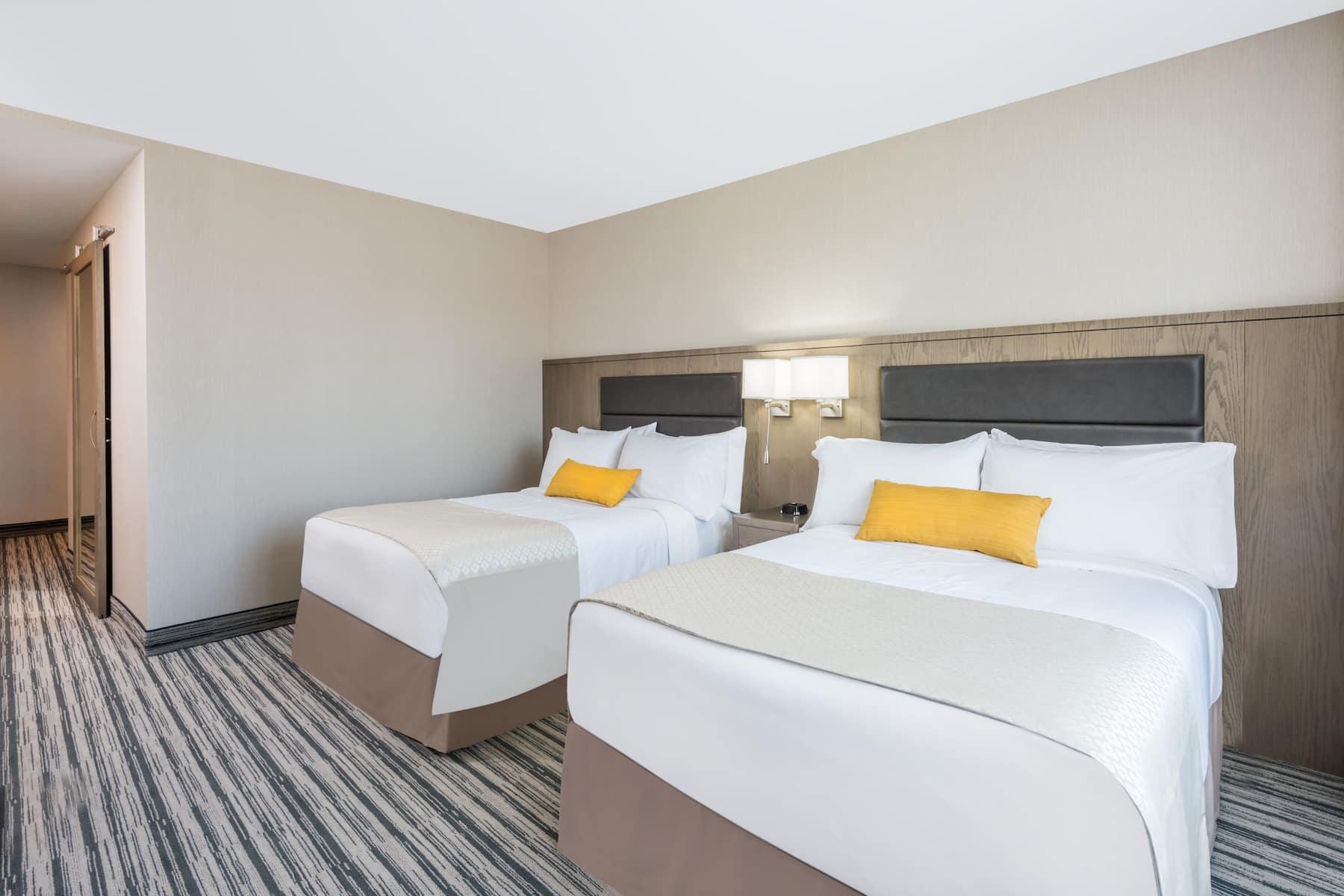 Wyndham Garden Laguardia South Hotel New York Exterior photo