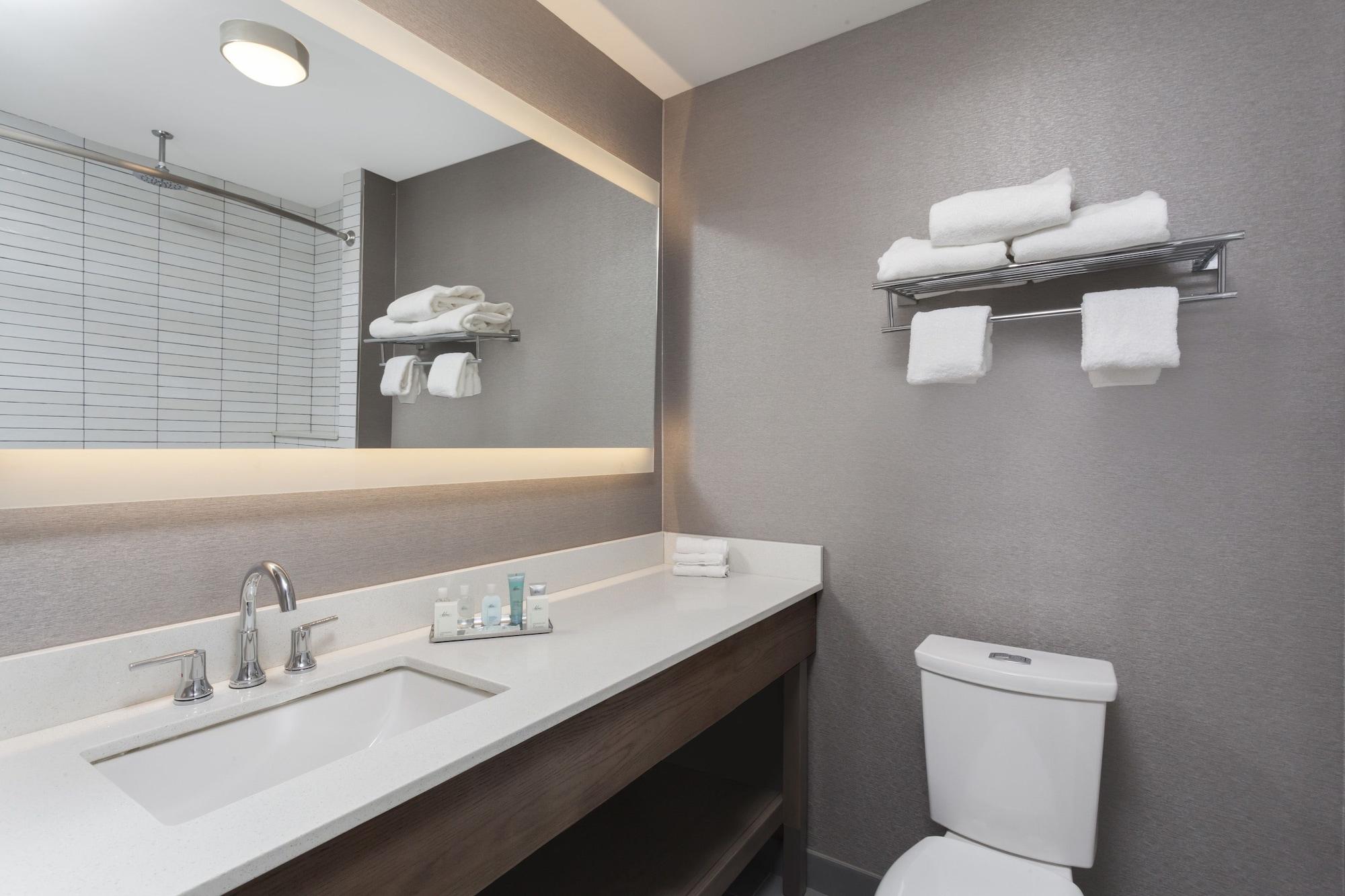 Wyndham Garden Laguardia South Hotel New York Exterior photo
